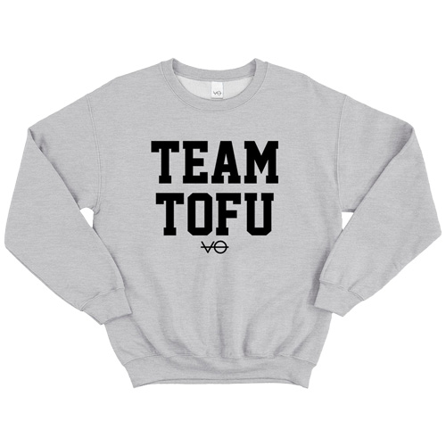 team tofu sweatshirt med vegansk tekst fra vegan outfitters